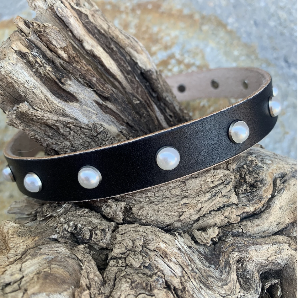 black leather dog collar pearl